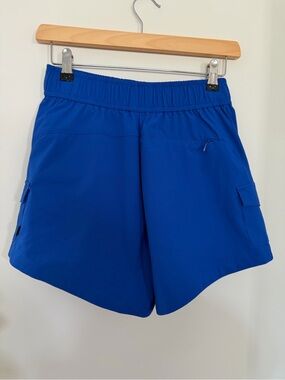 Womens Athletic‎ Cargo Shorts in Bright Blue